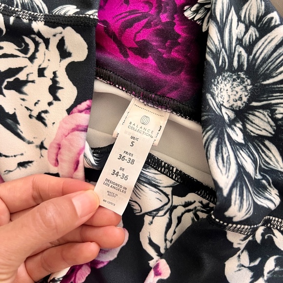 Balance Collection Purple Floral Crop Leggings Size S - Picture 4 of 4